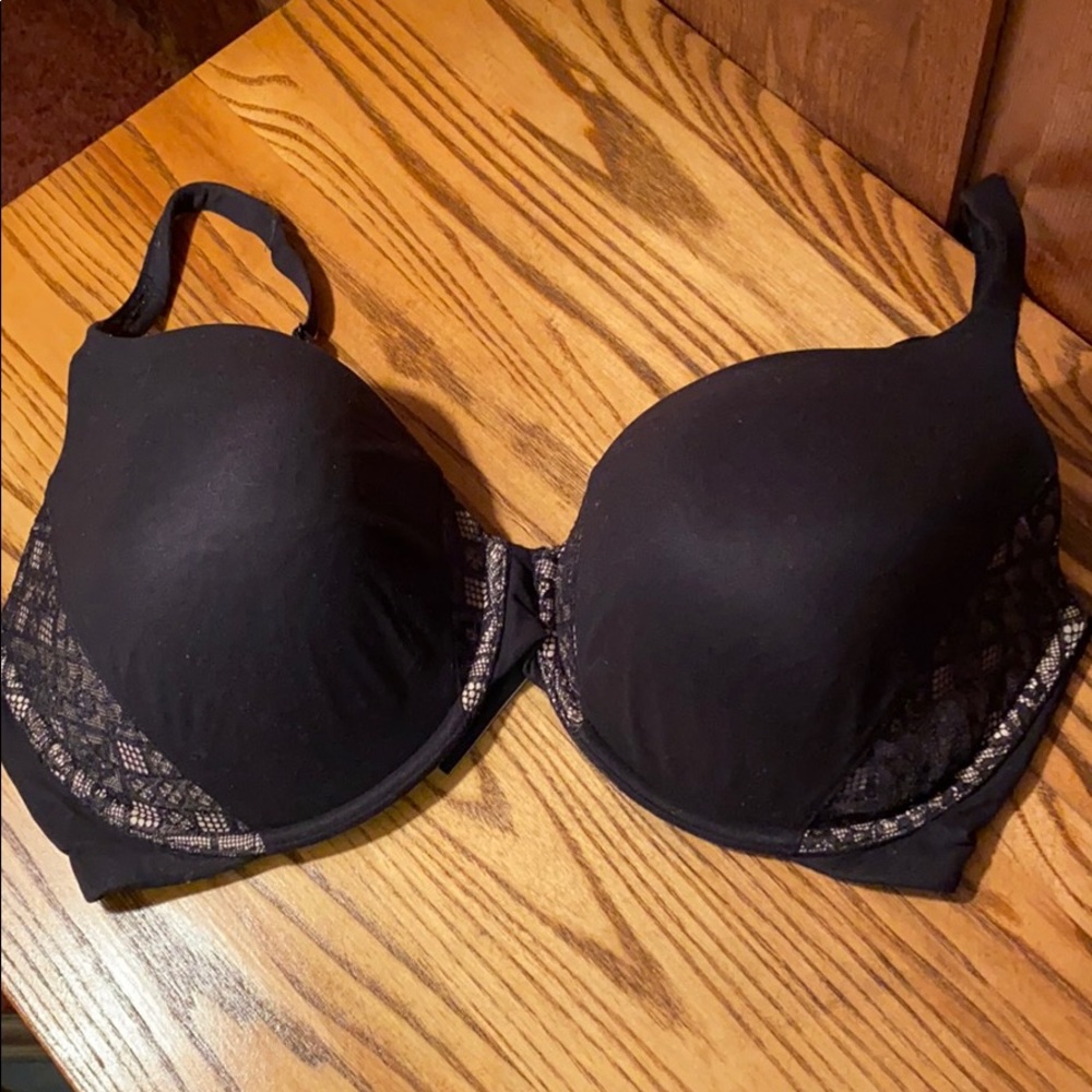 Victoria’s Secret Black Bra